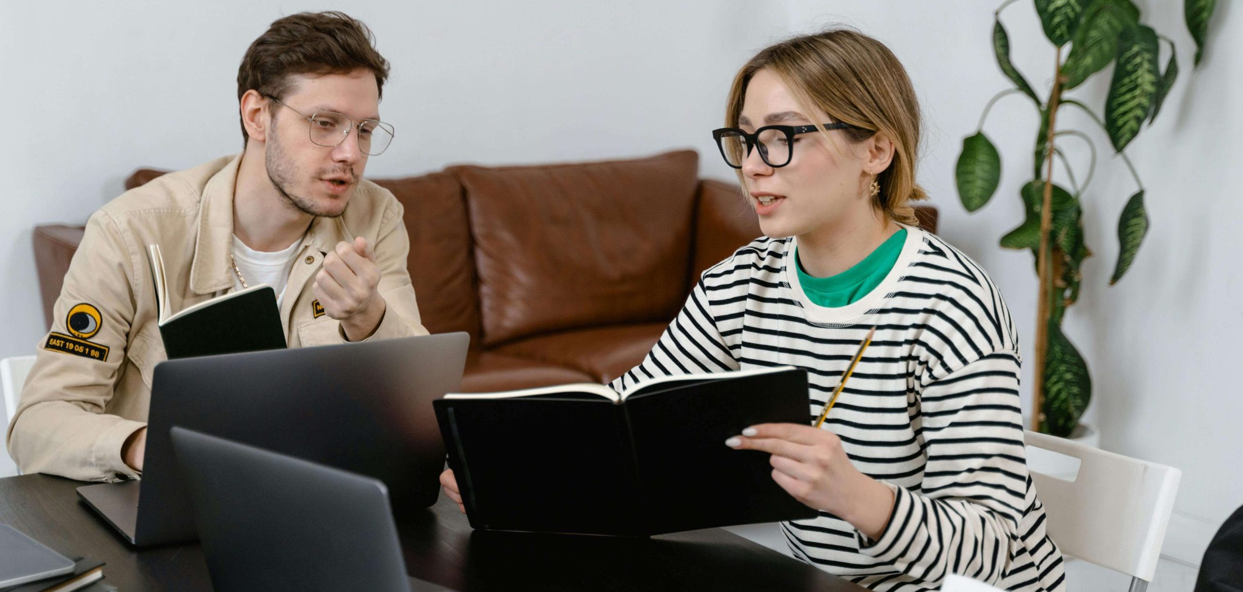 Halaman Tentang Logix